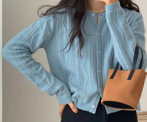 Tạm quên túi đen hay trắng đi, túi nâu vừa tây, mix thế nào cũng đẹp đang chờ bạn hốt về tủ đây này