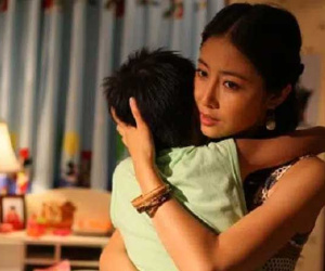 Nghe thấy chồng ví con riêng của vợ như 'của nợ', cô vợ mới cưới để lại một thứ rồi đưa con bỏ đi khiến chồng 'xanh mặt'