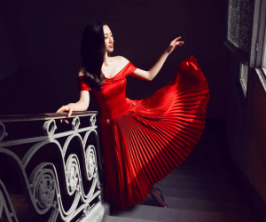 Lương Thùy Linh khoe đôi chân nuột nà, thẳng tắp trong bộ ảnh thời trang mới