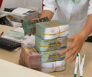 Ngân hàng lãi đậm, nhờ đâu?