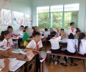 Mẹ nữ sinh lớp 7 đẻ rơi con trong nhà tắm cũng từng sinh con khi mới 14 tuổi