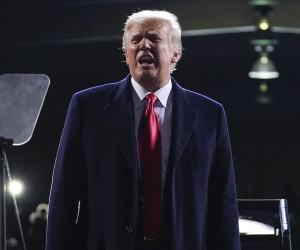 Snapchat khóa vĩnh viễn tài khoản của tổng thống Trump