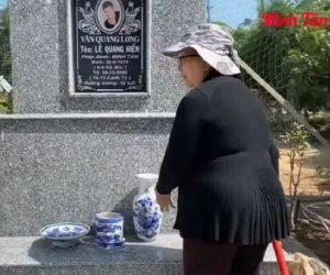 Mẹ ca sĩ Vân Quang Long lên tiếng về chuyện không nhận cháu ngay tại mộ của con trai