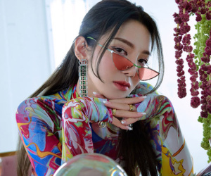 Hyoyeon (SNSD) chính thức lên tiếng phản bác cáo buộc của nạn nhân vụ bê bối Burning Sun, nói rõ chuyện nữ diễn viên phê ma tuý sùi bọt mép