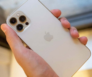 iPhone 12 Pro Max liên tục 'cháy hàng'