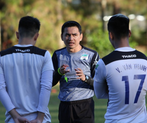 'Cháy' vé VIP trận Kiatisak ra mắt V.League