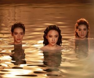 Angela Phương Trinh, Tú Anh, Khánh Linh tung bán khỏa thân dưới hồ bơi