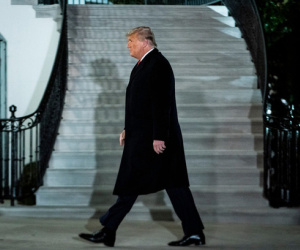 Trump phẫn nộ vì 'đơn thương độc mã' cuối nhiệm kỳ