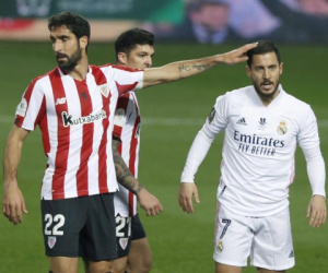 Zidane bênh vực Hazard sau màn trình diễn thảm họa trong trận thua Bilbao