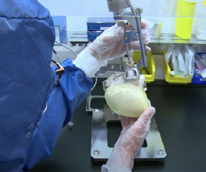 Tim nhân tạo giống y tim thật giá 4 tỷ được bán rộng rãi