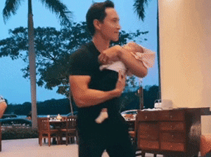 Ru con hài hước kiểu Kim Lý khiến Hà Hồ phải thốt lên 'rất là nhức đầu nhé'