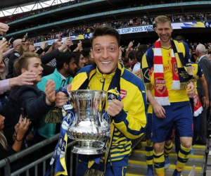 Mesut Ozil chia tay Arsenal sau hơn 7 năm gắn bó