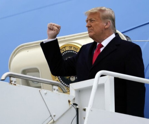 Trump muốn bắn 21 phát đại bác khi rời Nhà Trắng