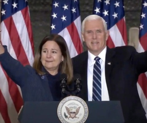 Ông Pence xuất hiện chính thức lần cuối trước khi rời nhiệm sở