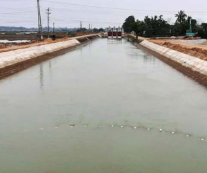 Giăng lưới tìm kiếm bé trai 9 tuổi rơi xuống sông