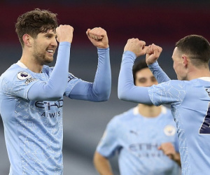 Man City đe doạ ngôi đầu của Man Utd