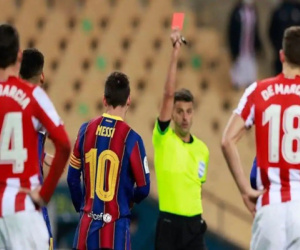 Messi có thể bị treo giò tới 12 trận trong lần bị thẻ đỏ đầu tiên ở Barca