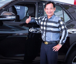 Bóc giá xế hộp hạng sang của 'ông hoàng phim hài Tết' Quang Tèo