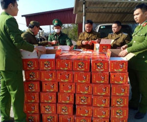 Tóm gọn 2 tấn hồng sấy dẻo từ Trung Quốc, định trà trộn lẫn lộn hàng thật lừa khách hàng