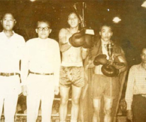 Dụng 'Phượng dực bạt phong', võ sĩ Việt hạ đo ván môn đồ Lý Tiểu Long bằng đòn chỏ xé gió