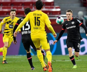 Tiền vệ 17 tuổi nhấn chìm Dortmund