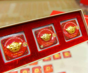 Giá vàng thế giới biến động mạnh