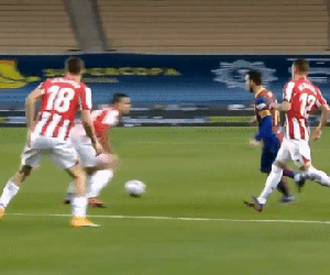 Ngoài tấm thẻ đỏ, góc máy mới cho thấy Messi tung nắm đấm với một cầu thủ khác của Bilbao