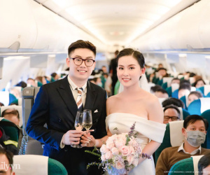 Màn rước dâu cực sang chảnh bằng máy bay của cặp đôi chú rể Hà Nội cô dâu Đà Nẵng, sốc hơn nữa là sự xuất hiện của dàn siêu xe trị giá hàng chục tỷ đồng!