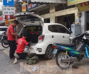 Người Sài Gòn tất bật tân trang 'xế cưng' đón Tết