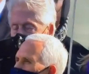 Cựu tổng thống Bill Clinton 'ngủ gật' trong lễ nhậm chức của Joe Biden