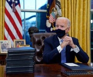 Tổng thống Biden ký loạt sắc lệnh, tiết lộ thư ông Trump để lại 'rất hào phóng'