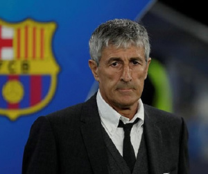 Barcelona bị HLV Quique Setien khởi kiện vì quỵt tiền