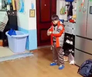 Camera ghi lại buổi sáng của một cậu bé 10 tuổi khiến vô số phụ huynh nhói tim, ai nấy xem lại ngay cách giáo dục con cái của mình