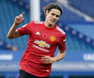 Cavani chỉ dạy đàn em ở MU cách săn bàn hiệu quả