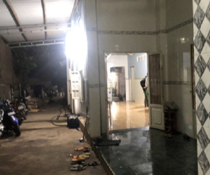 Người bố chết lặng khi thấy con 14 tuổi tử vong trong phòng