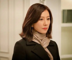 Hyun Bin gây tranh cãi vì 'vượt mặt' Kim Hee Ae giành giải Daesang, netizen đồng loạt tấn công cho rằng chưa xứng đáng