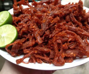 Cận Tết, cẩn trọng thịt lợn sề, lợn bệnh, phổi bò đội lốt thịt bò khô làm 'đau' ví, hại thân!