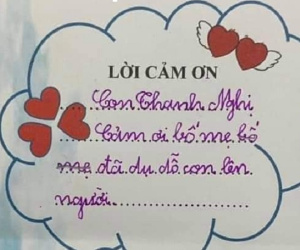 Con viết lời cảm ơn dành cho bố mẹ cực đáng yêu, dân mạng lại 'soi' ra lỗi sai này khiến ai nấy cười nghiêng ngả