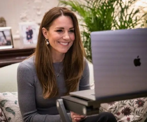 Công nương Kate khoe vẻ ngoài rạng rỡ trong lúc Meghan Markle dính nghi án giữ bé Archie ở Mỹ, Harry trở về hoàng gia một mình