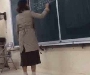 Cô giáo '3 năm đi dạy chưa bao giờ mặc trùng đồ' nhưng dân mạng nể nhất ở gu thời trang và mắt thẩm mỹ