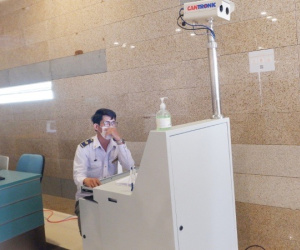 Cần Thơ lấy mẫu xét nghiệm Covid-19 cho 170 cán bộ sân bay và nhân viên y tế