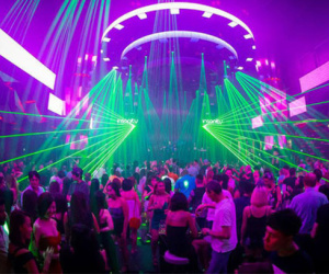 Từ 0h ngày 1/2, Hà Nội yêu cầu các quán karaoke, vũ trường, quán bar tạm dừng hoạt động