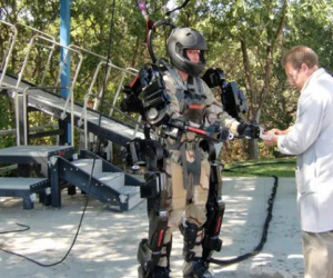 Quân đội Mỹ đang từng bước chế tạo ra bộ đồ Iron Man như thế nào?