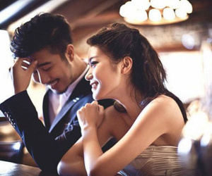 Thấy chồng bị đồng nghiệp nữ 'ỡm ờ' nhắn tin ve vãn, cô vợ cầm điện thoại đáp trả bằng lời lẽ uyển chuyển nhưng đầy sức nặng khiến ai nấy hả hê