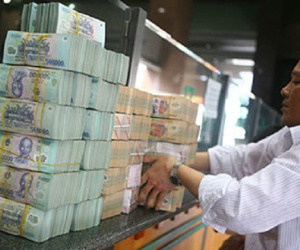 Ăn tết đậm ngàn tỷ, ôm hàng bank thoát hiểm trước cú sụt mạnh