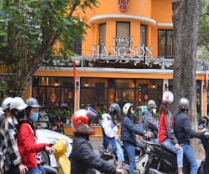 Hà Nội: Ca Covid-19 đến ăn tất niên, nhà hàng chả cá trên phố Bà Triệu phải đóng cửa