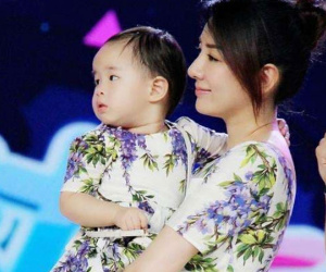 Huỳnh Dịch: 5 năm ly hôn 2 lần, bị chồng đánh đến phải ngồi xe lăn, sự nghiệp từ nữ diễn viên tuyến chính thành tuyến phụ