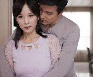 Đưa mẹ đẻ đi khám bệnh, vợ 'hóa đá' khi thấy chồng trong khoa phụ sản, nhưng chỉ 1 câu nói của anh khiến chị bật khóc vì hạnh phúc