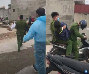 Xúc động với hình ảnh nữ cán bộ y tế ngất xỉu khi đang làm nhiệm vụ phòng chống dịch ở Hải Dương, được bế đi cấp cứu