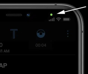 Vì sao iPhone bỗng dưng xuất hiện hai chấm màu xanh, cam?